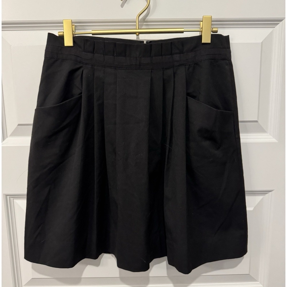 GAP Women's Pleated Black Skirt Size 2 Back Zip Pockets